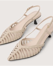 Review - Amira Heel