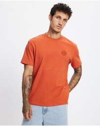 Deus Ex Machina - Pill Logo Tee