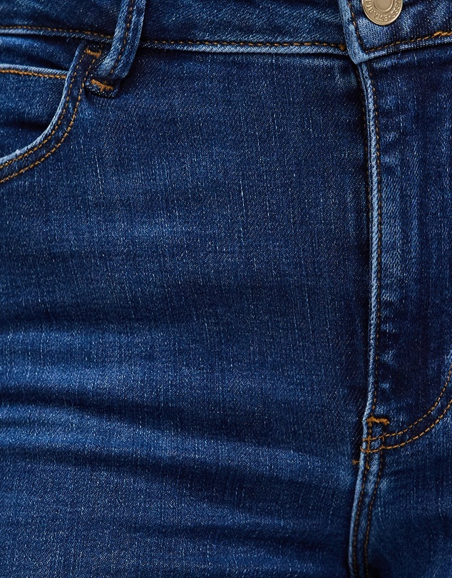 GUESS - 1981 High Rise Skinny Jeans