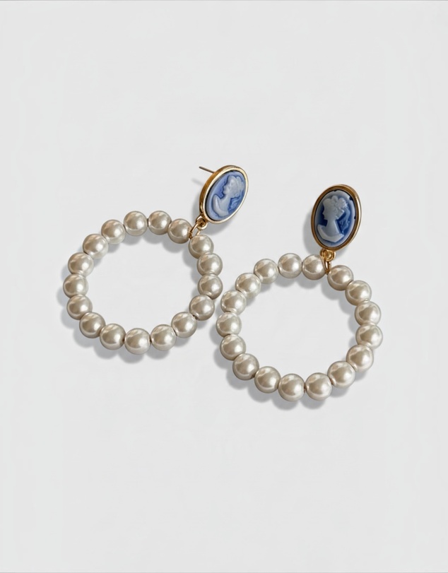 Mossée - Celeste Pearl Cameo Hoops