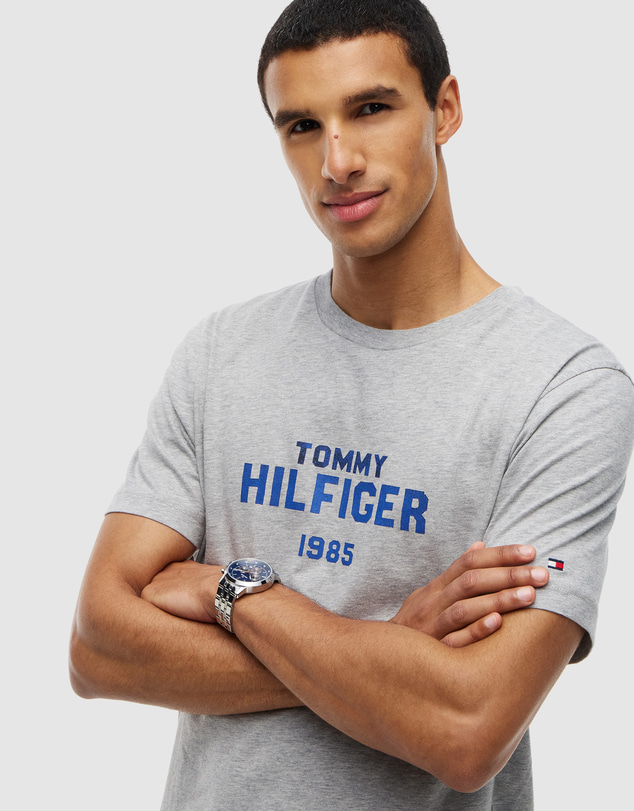 Tommy Hilfiger - Contrast Logo Crew Neck Jersey T-Shirt