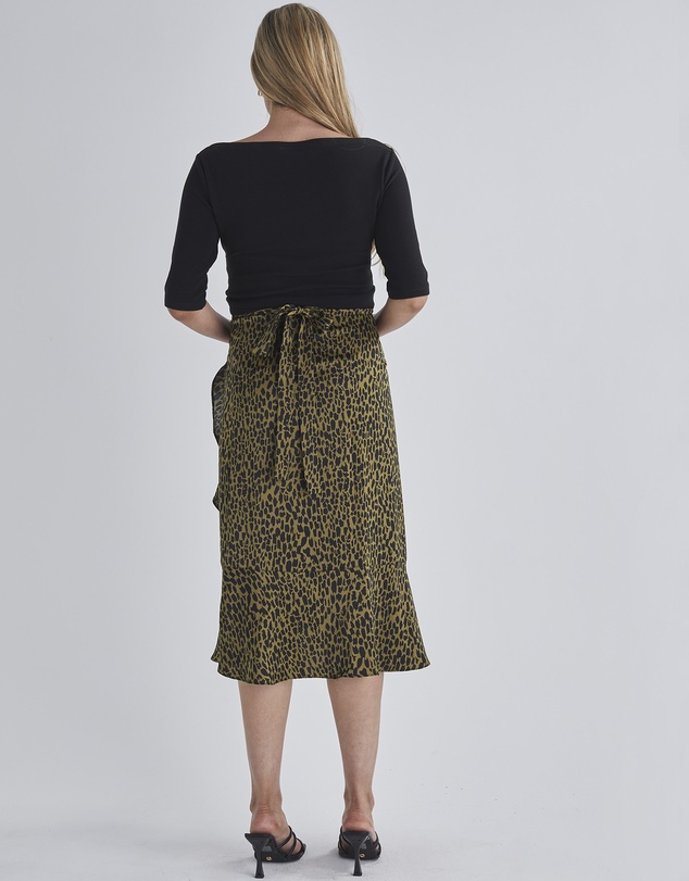 Angel Maternity - Christie Maternity Wrap Midi Skirt in Khaki Leopard Print
