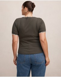 Forever New Curve - Rebecca Curve Scallop Trim T-shirt