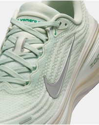 Nike - Vomero Plus - Women's