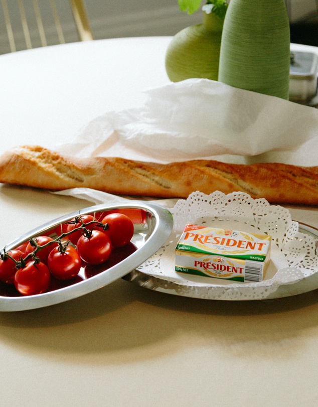 Dennis Did It - The Plaza Tray Large