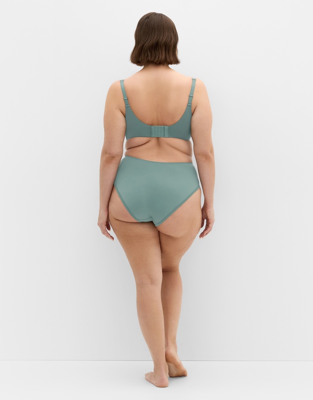 City Chic - Smooth & Chic Micro Shorty