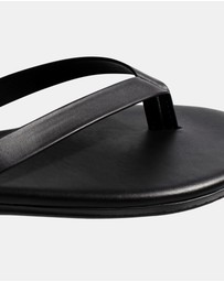 Tkees - The Boyfriend Sandals
