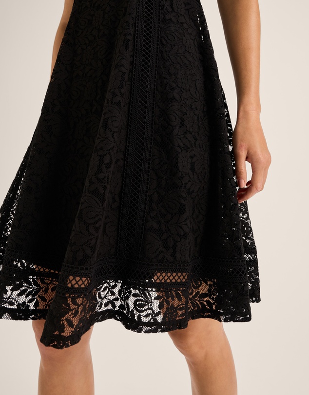 Review - Lacie Dress