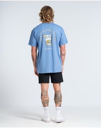 Vacancy Co - Life on the Rocks Tee