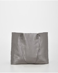 Cobb & Co - Elara Metallic Leather Tote