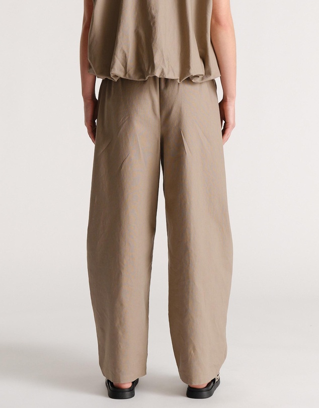 Decjuba - D-Luxe Linen Blend Barrel Pants