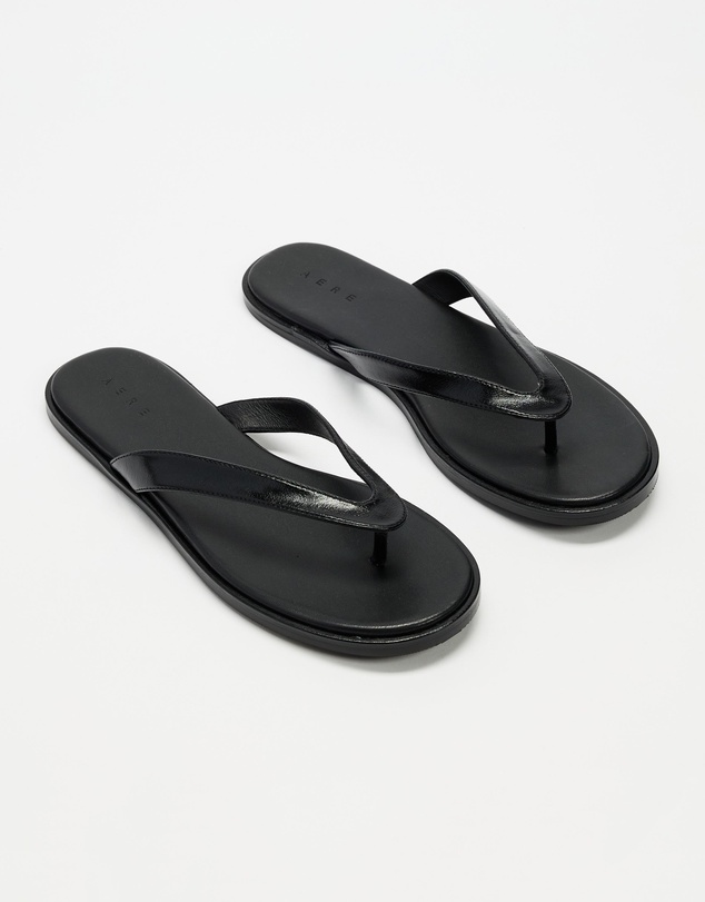 AERE - Round Toe Leather Thongs