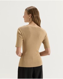 Review - Bella Top