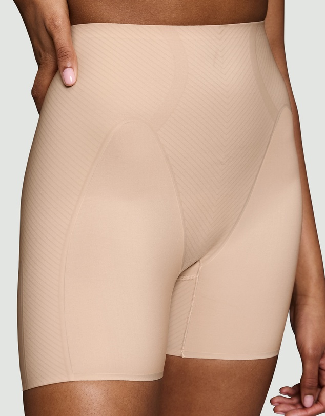 Triumph - Body Make-Up Illusion Curve Short
