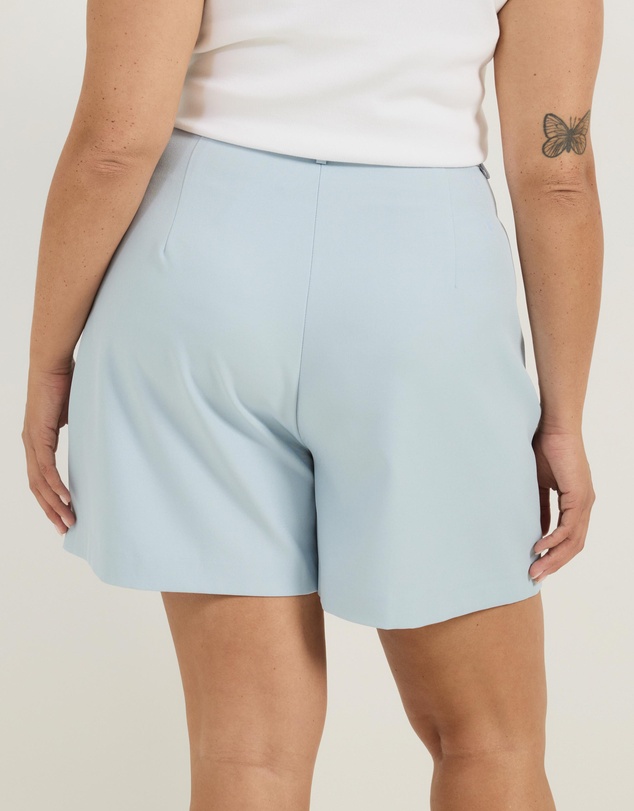 Atmos&Here Curvy - Clara Pleated Tailored Long-Line Shorts