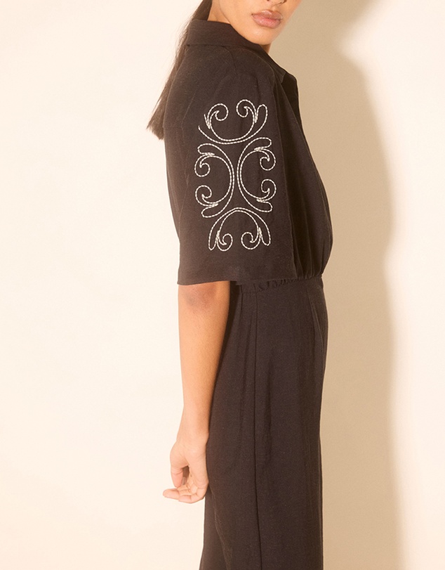 MON RENN - Zahra Embroidered Midi Dress