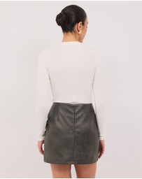 Calli - Astor Babylocked Long Sleeve Top