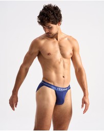TEAMM8 - Icon Sport Brief