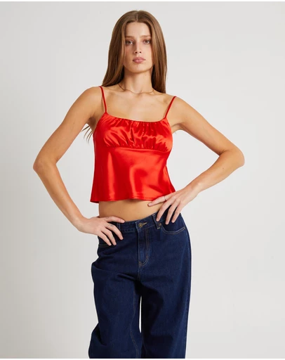 Alice In The Eve - Ivy Ruched Silky Slip Top
