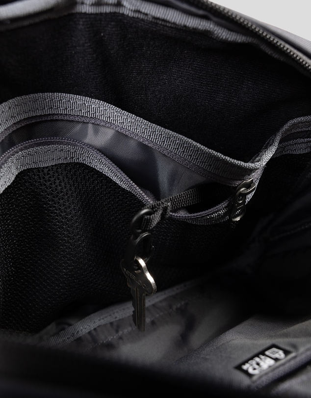 Kathmandu - Flight RFID Crossbody