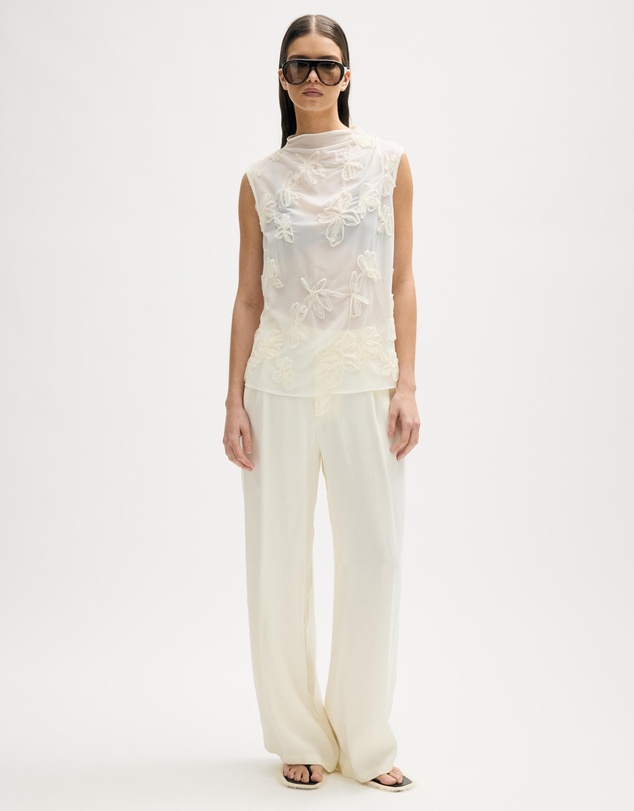 Minima Esenciales - Maelle Floral Applique Top