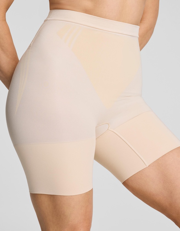 Spanx - Sculpt GOFIGURE Mid Thigh Shorts