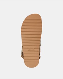 GUESS - Fadey Flat Sandals