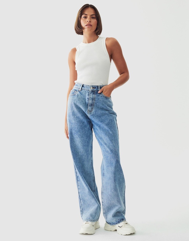 Calli - Straight Leg Jeans