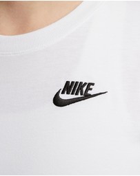 Nike - Sportswear Club Essentials T-Shirt