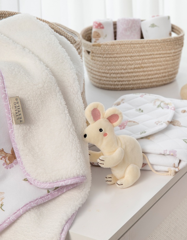 Living Textiles - Mouse Dummy Chain