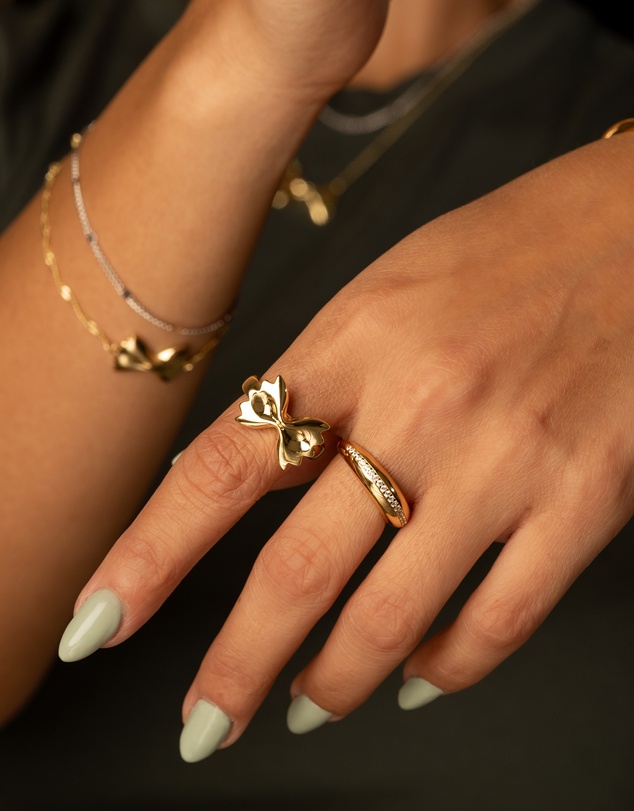 Wanderlust + Co - Bow Tie Pasta Gold Ring