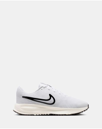White, Black, Sail & Off White
