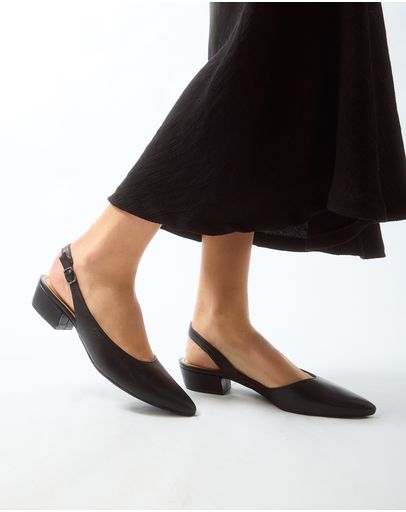 BLACK GLOVE