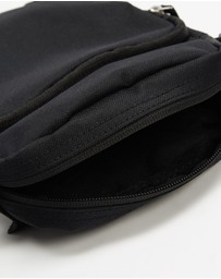 Nike - Heritage Crossbody Bag