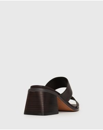 Betts - Wider Fit Prince Leather Block Heel Mules
