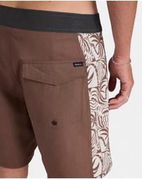 RVCA - Mens Exotica 17