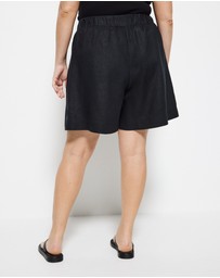Commonry - Lucie Short