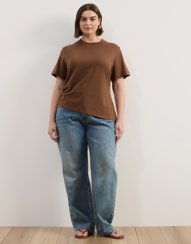 Atmos&Here Curvy - Emi Asymmetric Hem T-Shirt