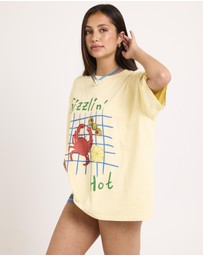 Subtitled - Sizzli'N Hot Oversized T-Shirt