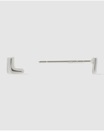 Wanderlust + Co - Alphabet Bubble Silver Stud Earrings - Letter L