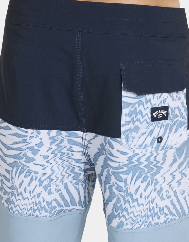 Billabong - Mens Tribong Performance 18.5