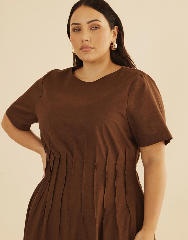 Atmos&Here Curvy - Maya Pleat Maxi Dress