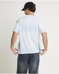Insight - Lovelss Cropped T-Shirt