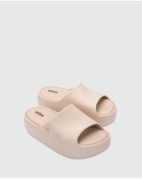 Melissa - Melissa Free Platform Slide