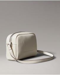 Calvin Klein - Sculpted Camera Bag