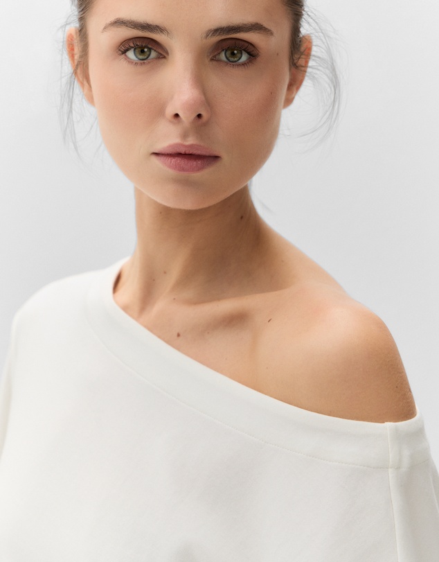 UNISON - Relaxed Off Shoulder Tee