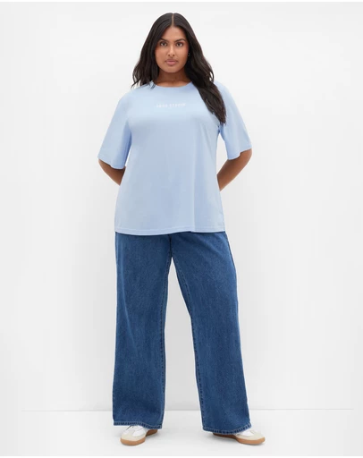 City Chic - Curved Hem Soho Studio Cotton Tee