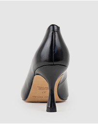 Edward Meller - ARIEL75 Chiselled Pump