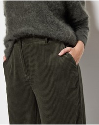 Commonry - Madelyn Pant