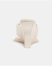 Paris Georgia - Dune Wedges
